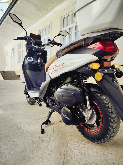 Motosikl 150 kub 100 ga 3 ta rasxot qiladi