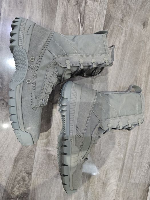 Bocanci Nike nr 38,5 dimensiune talpic24, 5 cm