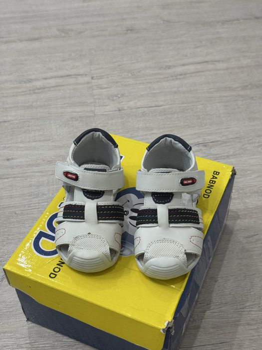 Продам сандалики детские