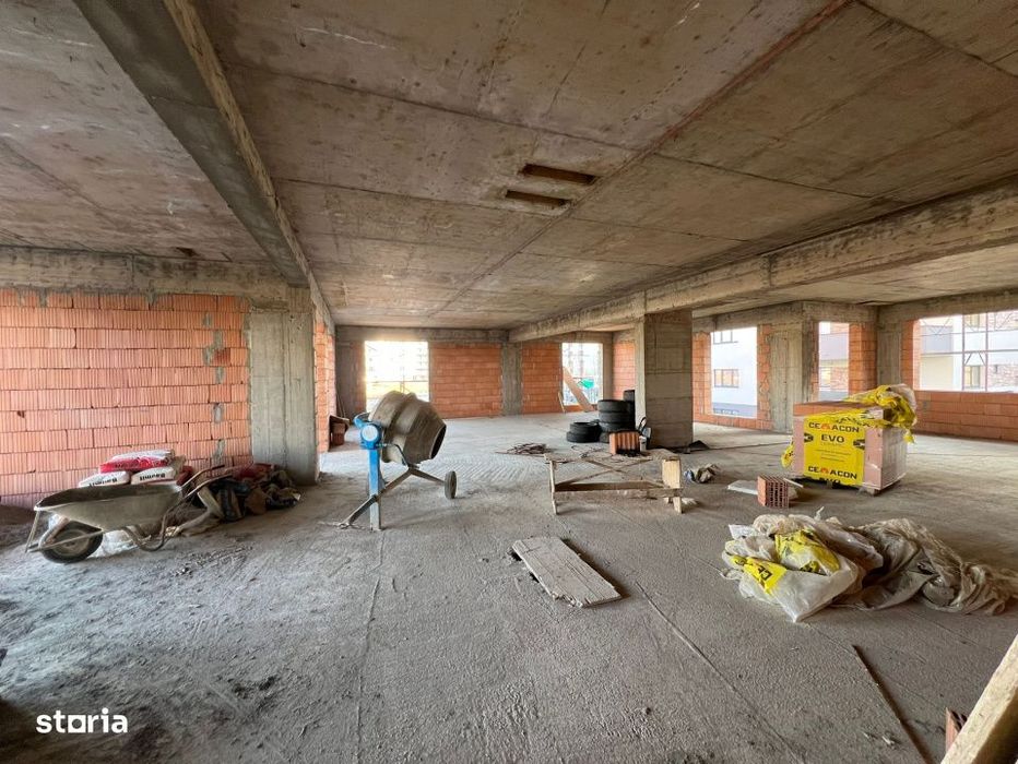 Spatiu comercial l suprafata 200 mp l bloc nou Eroilor!