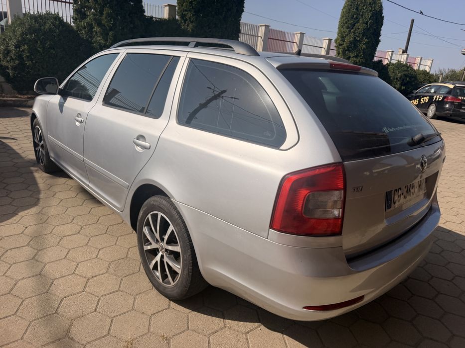 Skoda octavia 1,6 tdi 2012 pret in euro