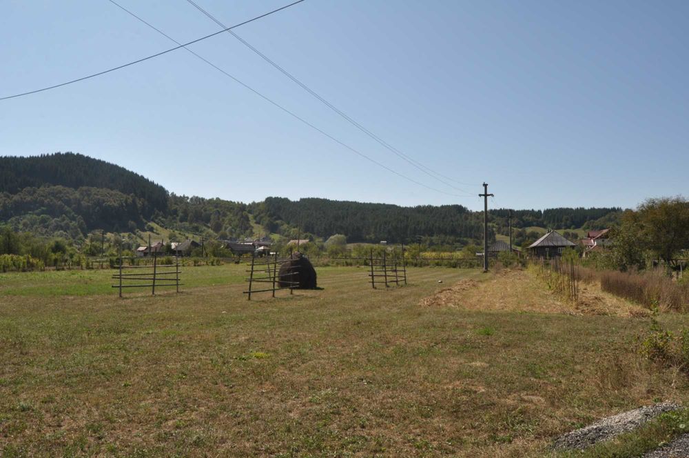 Vând casă tip duplex în Petrova, jud. Maramureș