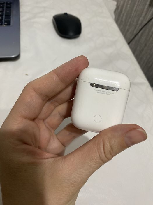 Наушники airpods apple