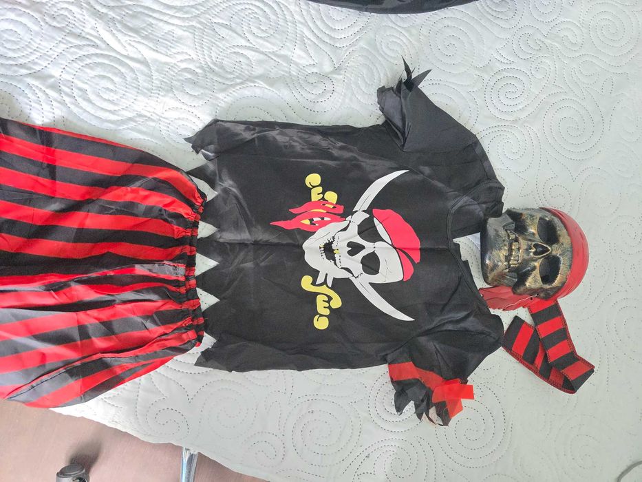 Costum haloween copii 5-6 ani pirat si vampir