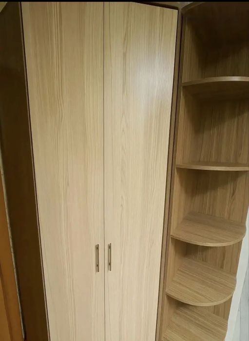 Продам угловой шкаф
