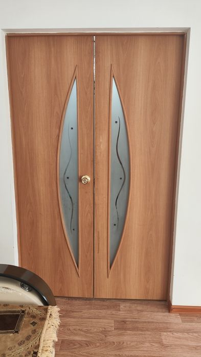 Деревянные двери Б/У