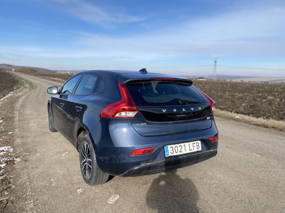 Volvo v40 2017 2.0 automat