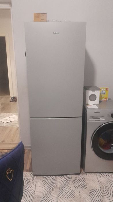 Срочно продам холодильник бирюса 2025 год новый гарантия 3года есть