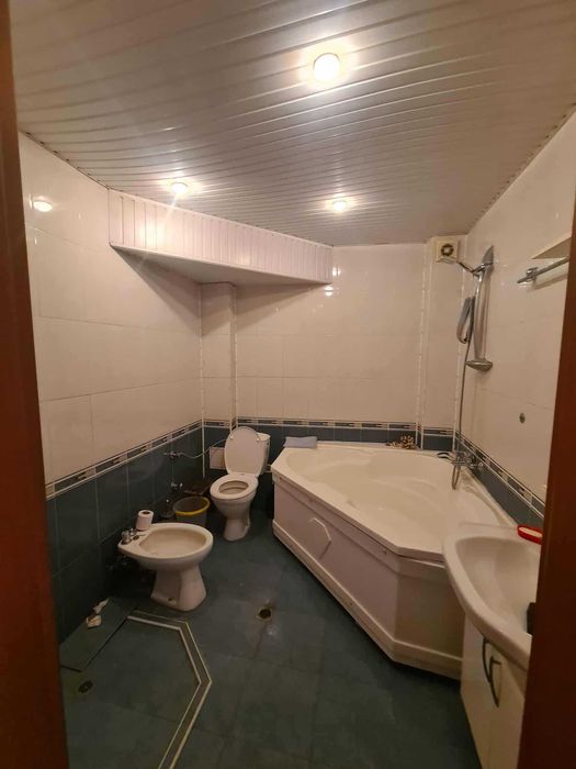 Многостаен Апартамент с Гараж – кв. Училищни, гр. Хасково