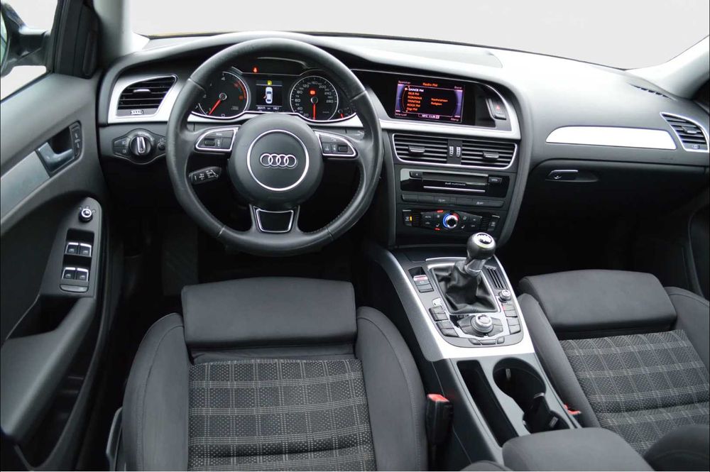 A4 / 2.0D  / Manual / Limuzina