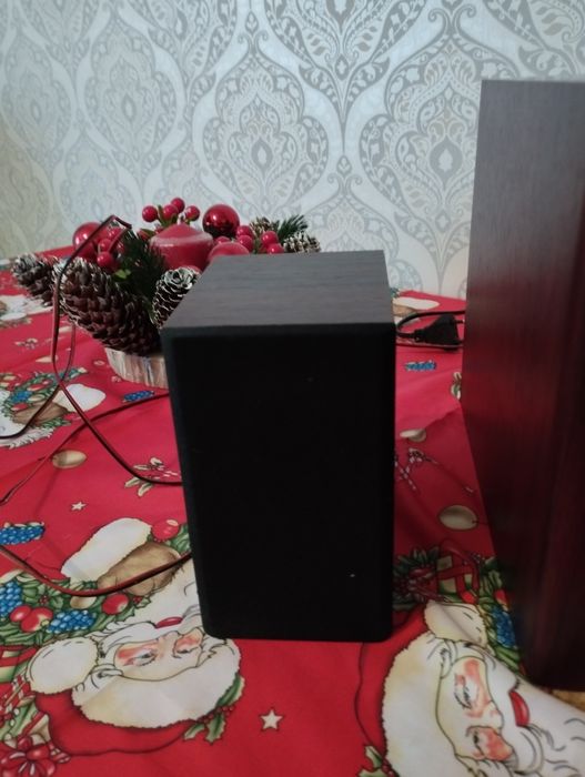 Vând boxă cu fir 2.1