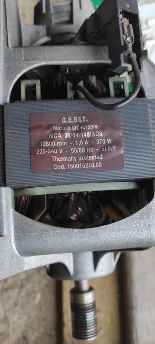 Пералня Indesit на части