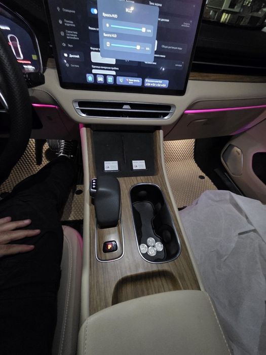 Продаётся Seres SF5