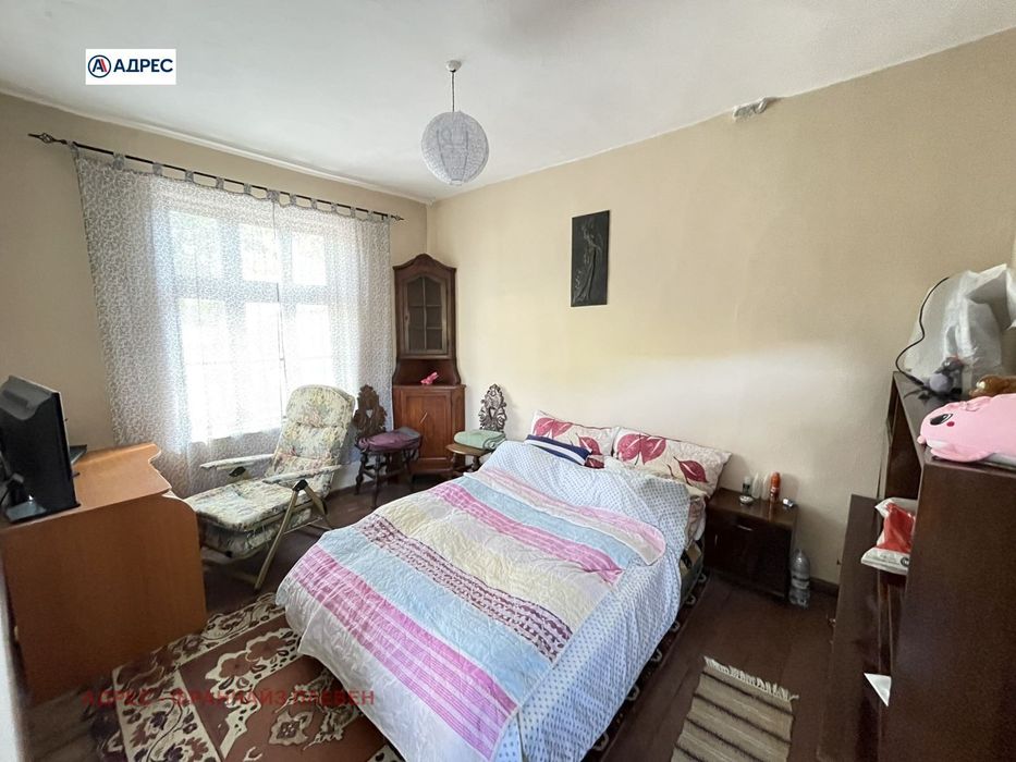 Къща в Ловеч, област-с.Лешница площ 65 цена 45000