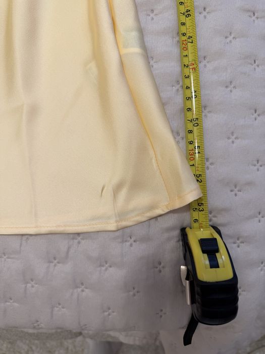 Уникално Красива Дълга жълта сатенена рокля !