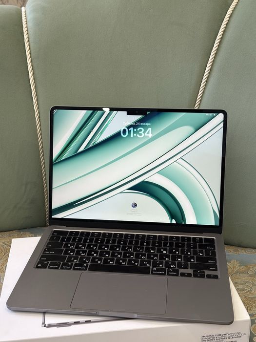 Macbook Air 13,6 M2, 100% емкость, идеал.