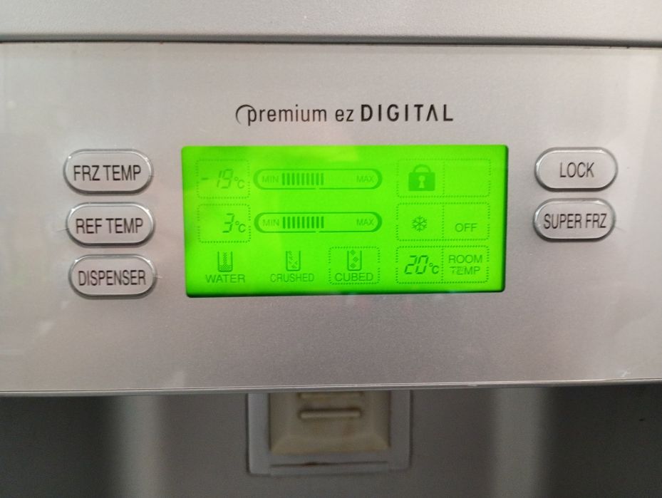 Frigider side by side LG