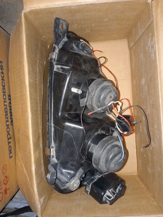 Продам передние фары на голф 3