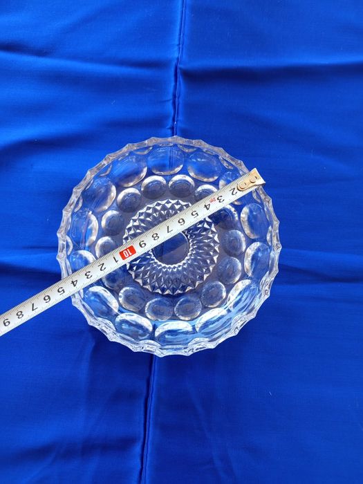 Красив Порцеланов Супник с купи