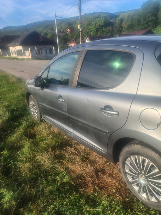 De vînzare Peugeot 207 eco.benzina și gpl.tel 0763862542