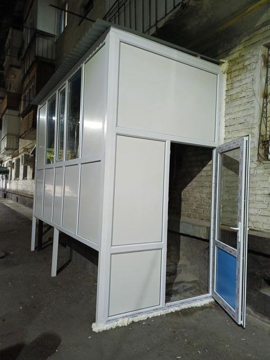 Балконы, окна, двери