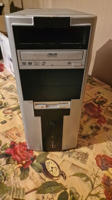 Продам корпус с какой-то мать платой