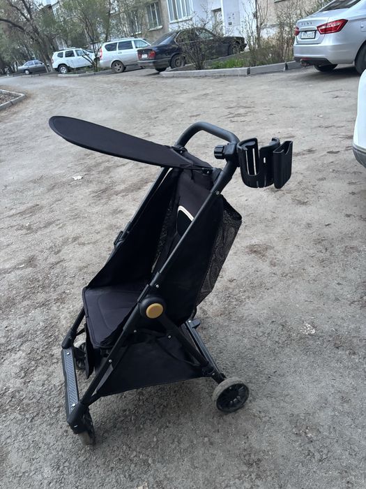 Очень удобная,легкая детская коляска
