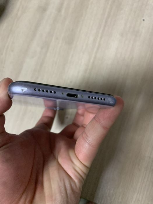 Iphone 11.  256 гб.  75 емкость