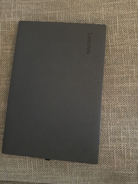 Лаптоп Lenovo V130-15IGM