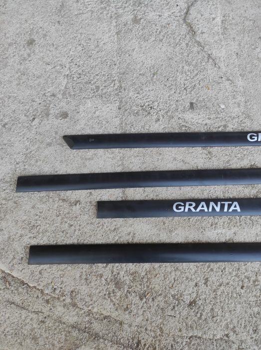 Молдинги на ладу гранту