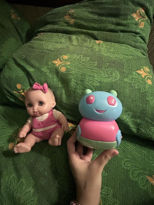 кукла с качелями