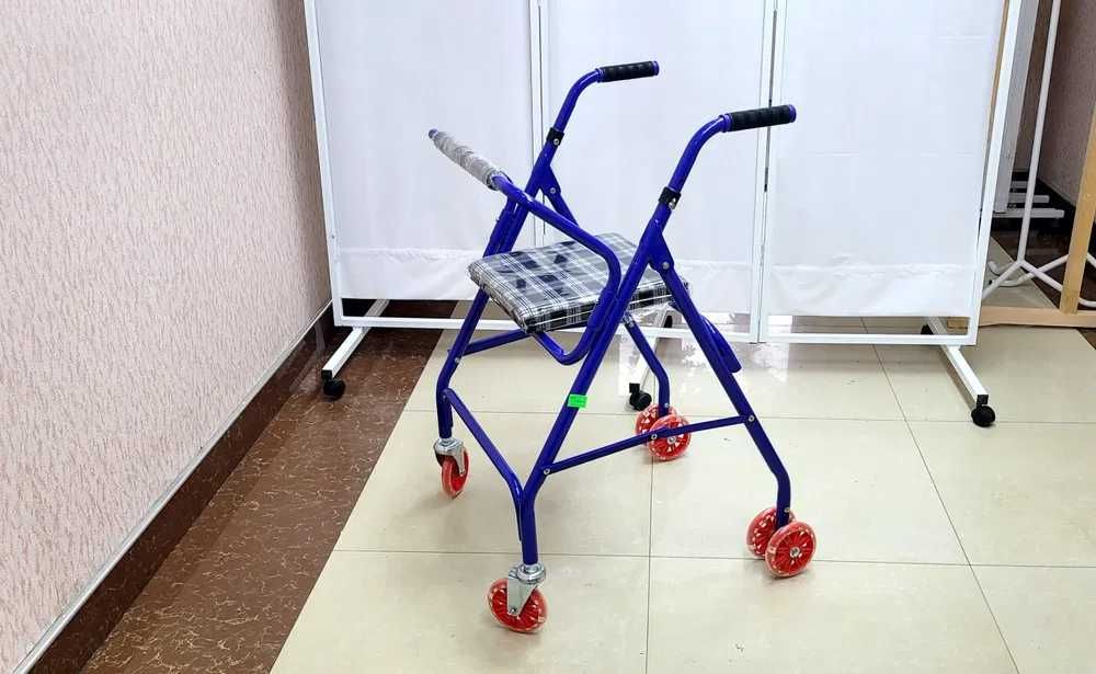 Продаётся медицинский ходунок