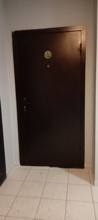 Продаётся входная дверь