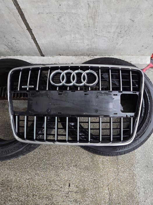 Audi Q7 4L0 Предна маска ОЕ Перфектна!