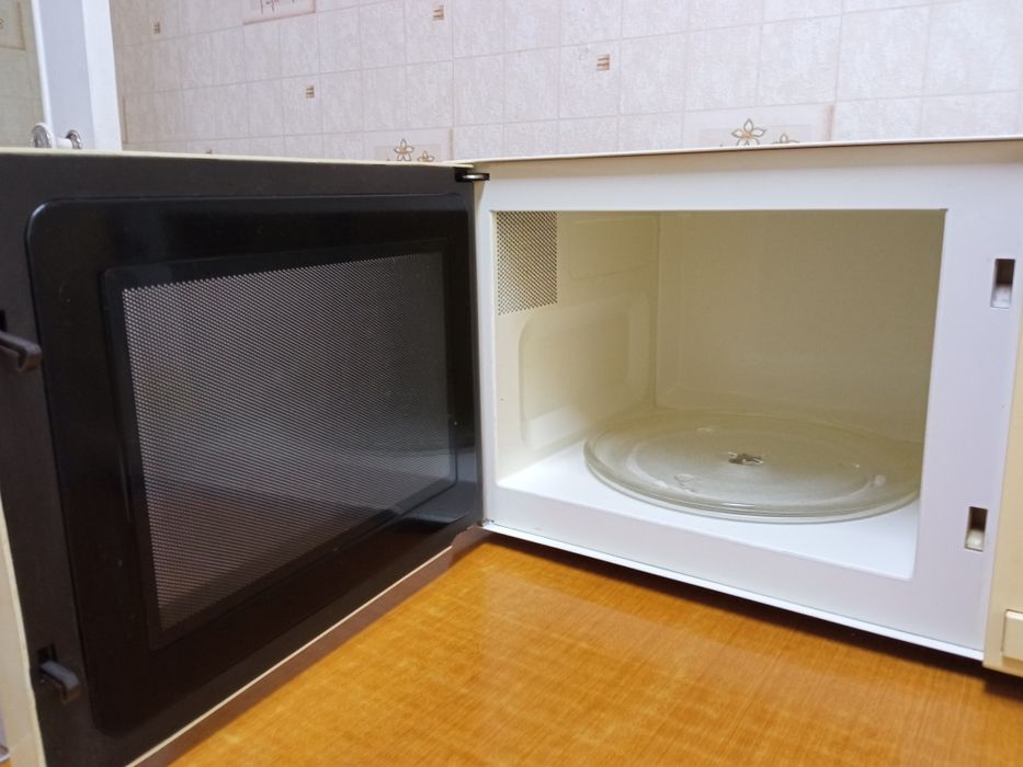 Продам микроволновую печь