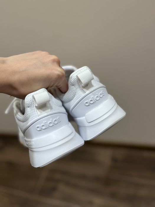 Дамски обувки adidas