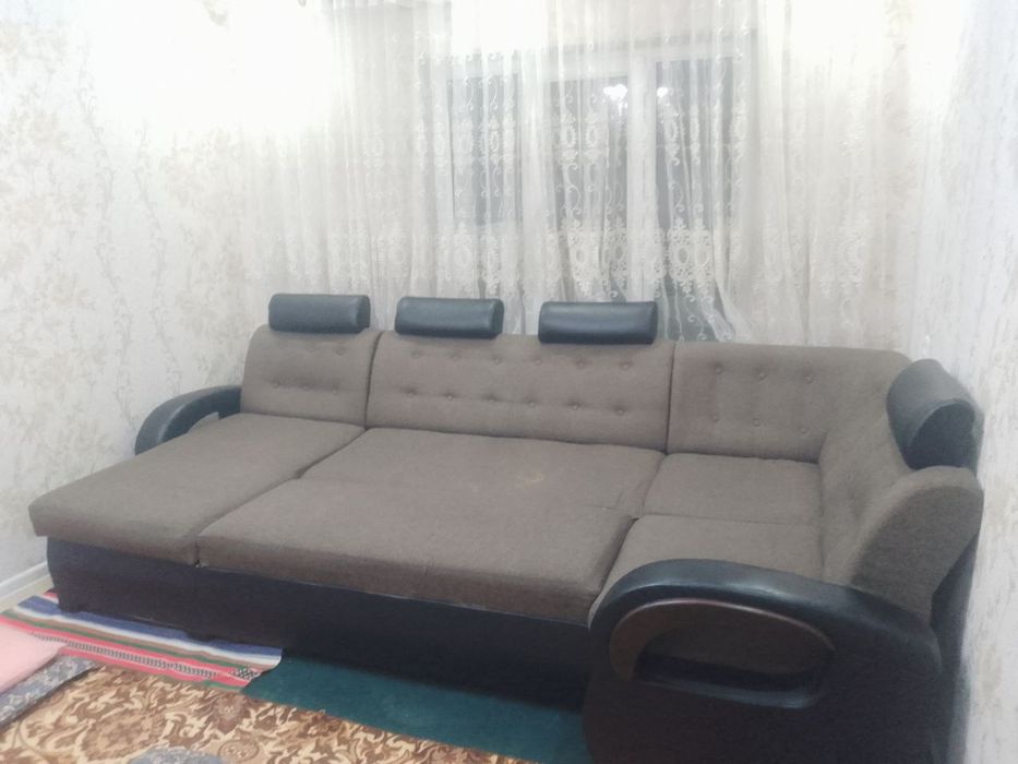 Диван сотилади холати яхши