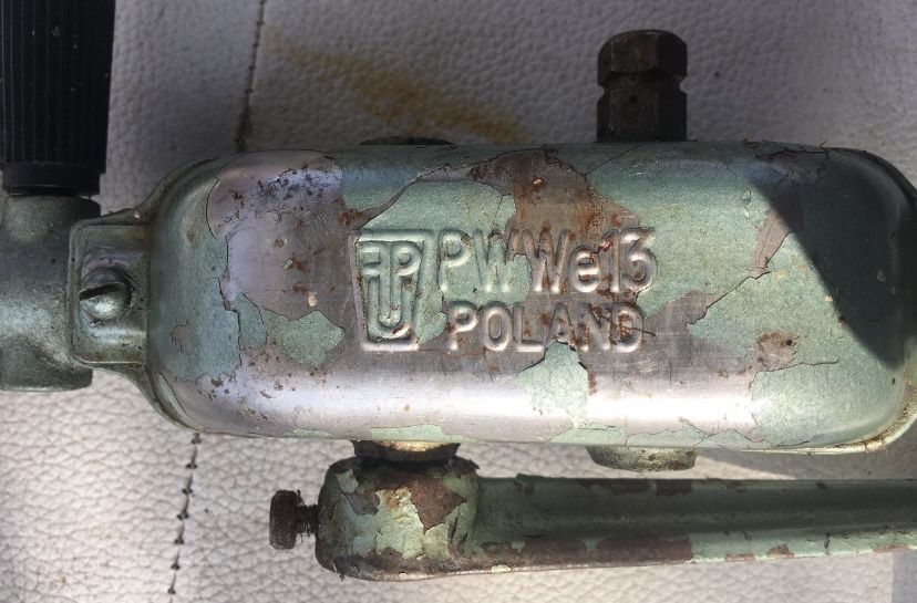 Руски самовар и полска ръчна дрелка