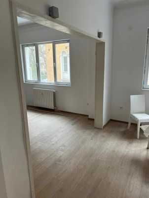 Дава се под наем Четиристаен апартамент в София, Център - 140 кв.м за 1250 € - Снимка #1