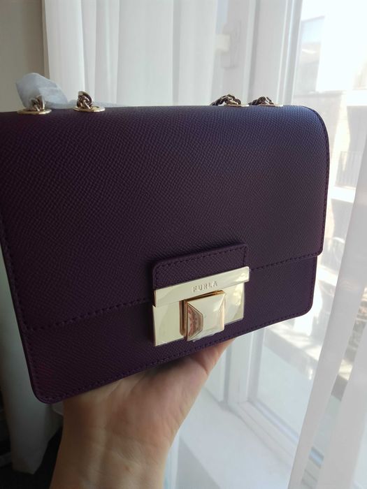 Много сладка оригинална чанта Furla
