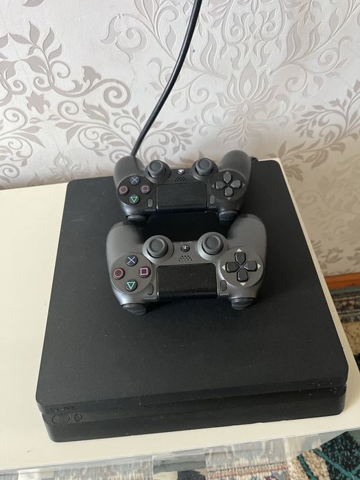 продам playstation 4 slim