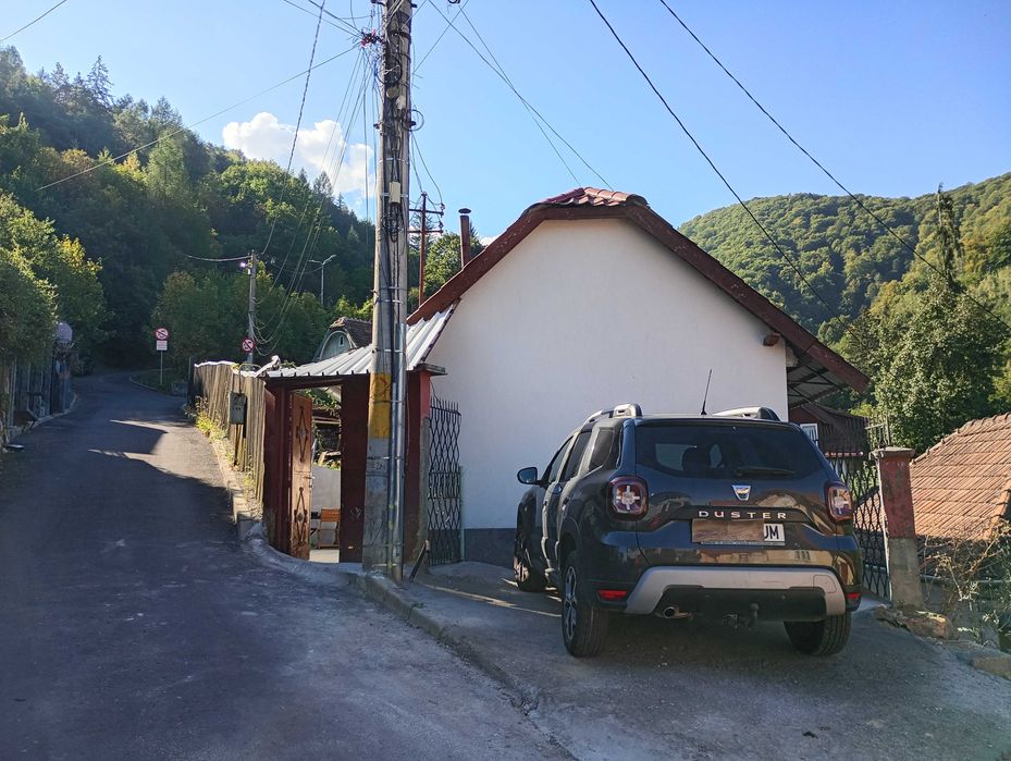 Inchiriez urgent casa Schei Brasov, renovata complet, totul nou