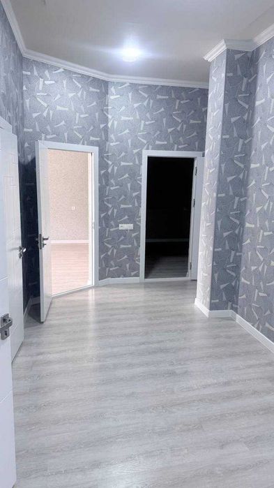 Яшнободда 3 хонали  квартира сотилади,124 м2, мансарда