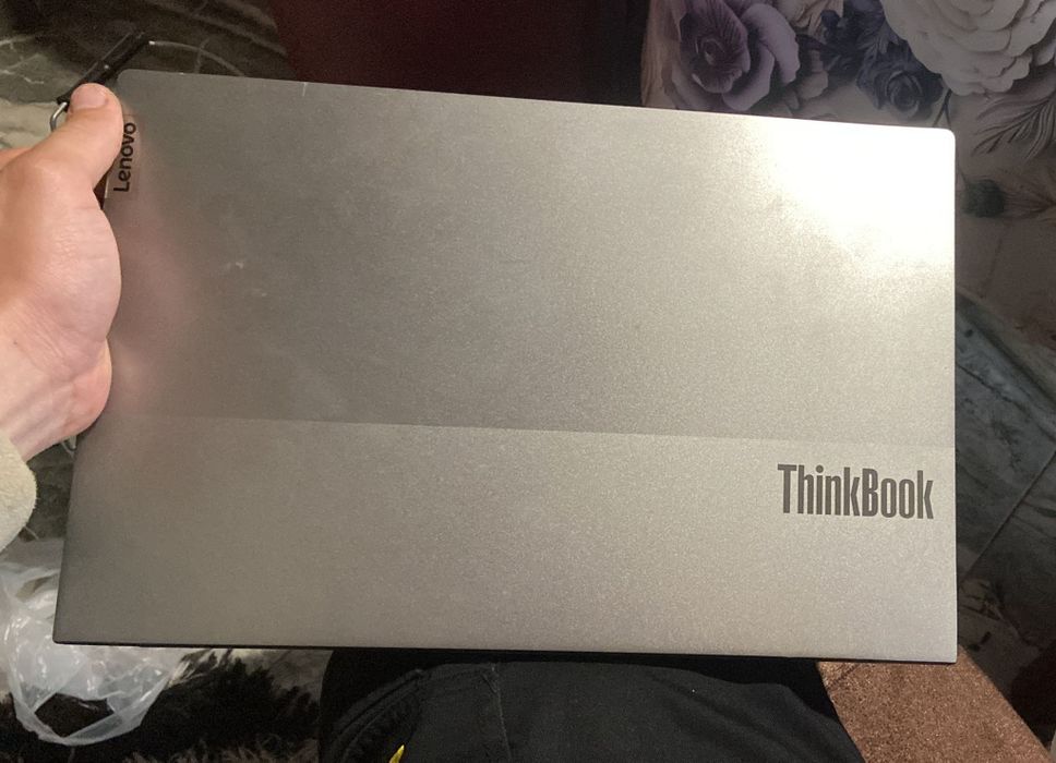 Vând Laptop Lenovo generația 11