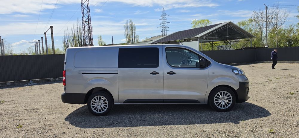 Opel Vivaro 6 locuri si marfa - TVA deductibil