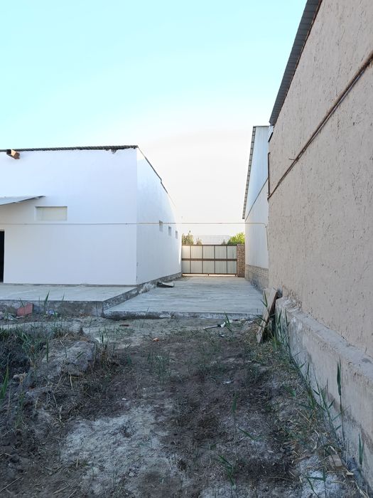 Урганч шахрида Нотурар бино сотилади