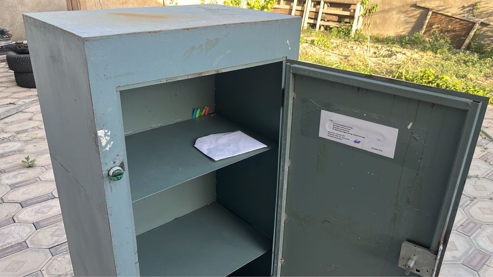 Продается Сейф очень большой