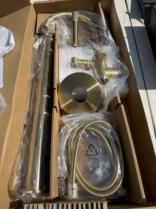 Baterie freestanding Britton Hoxton, monocomanda,auriu