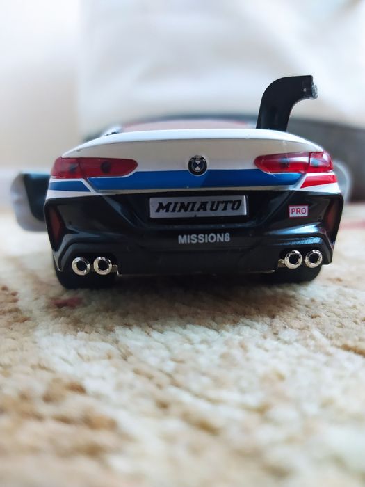 Игрушечный машина BMW M8 COMPETITION