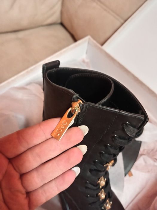 Продавам нови боти JIO. JO